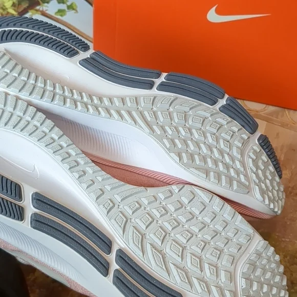 Nike air zoom pegasus 37 pink shoes size 11 - Picture 5 of 7